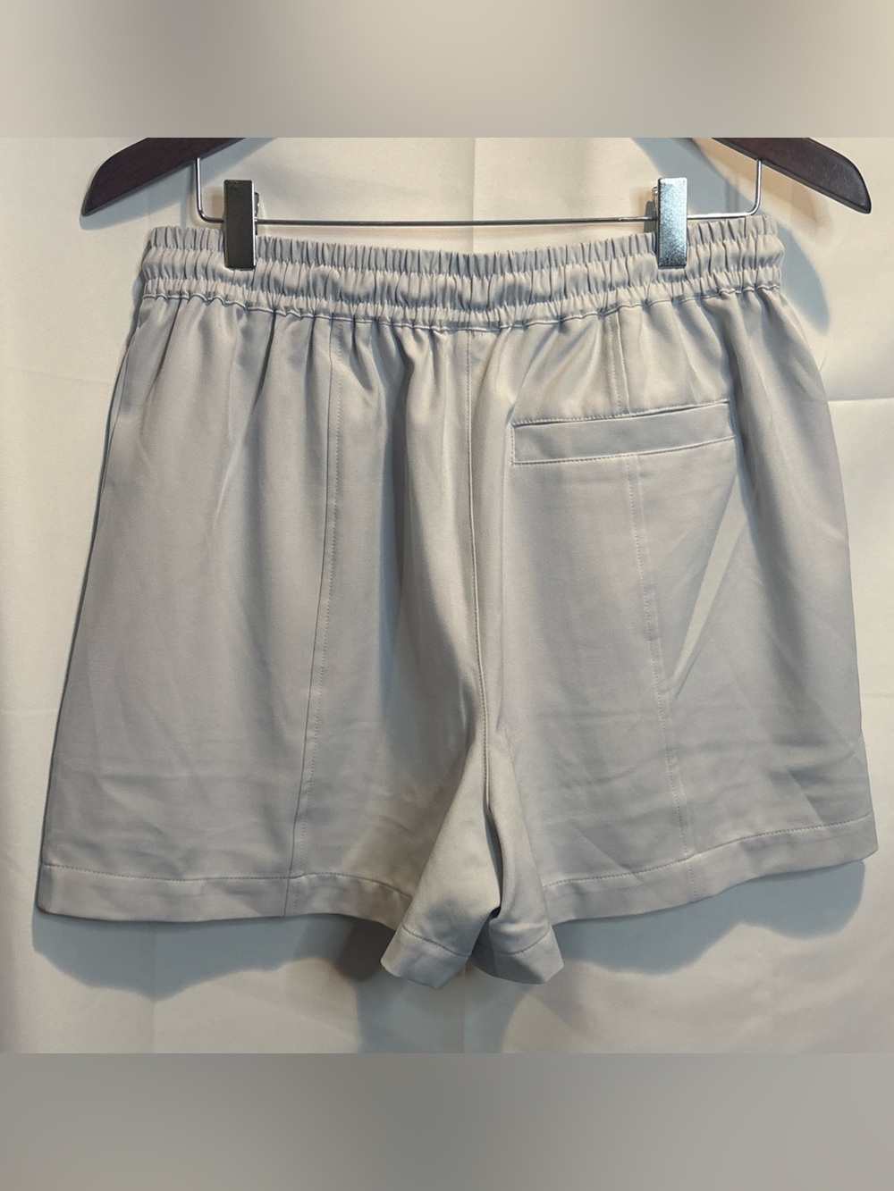 Varley Esmond Mid Rise 3” Shorts - Picture 7 of 7